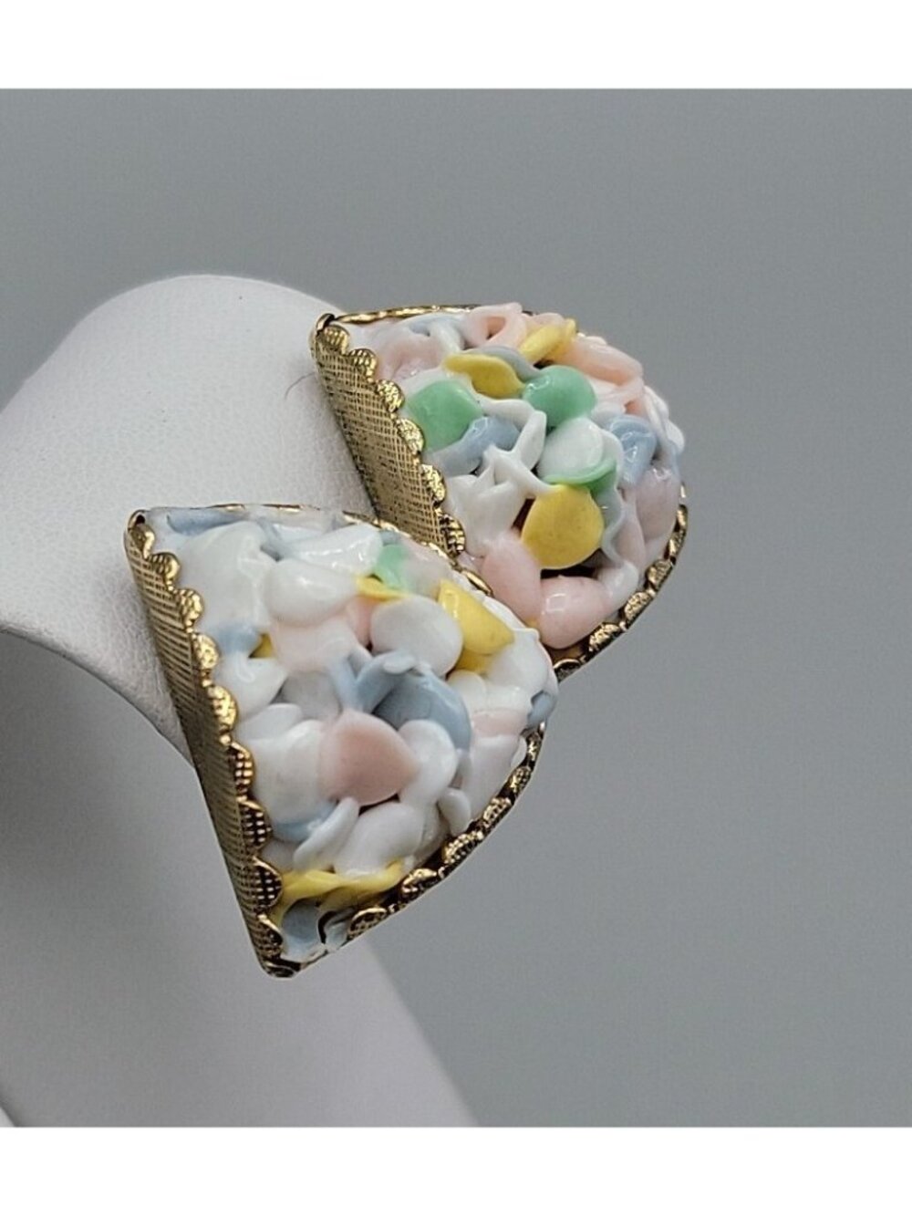 Vtg Pastel Mosaic Demi-Parure Set Triangle Clip-On Earrings Segmented Bracelet - Picture 11 of 16